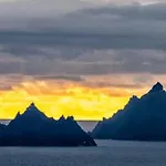 Skellig View Bluebell Rose & The Kerry Cliffs アパート ポートマギー